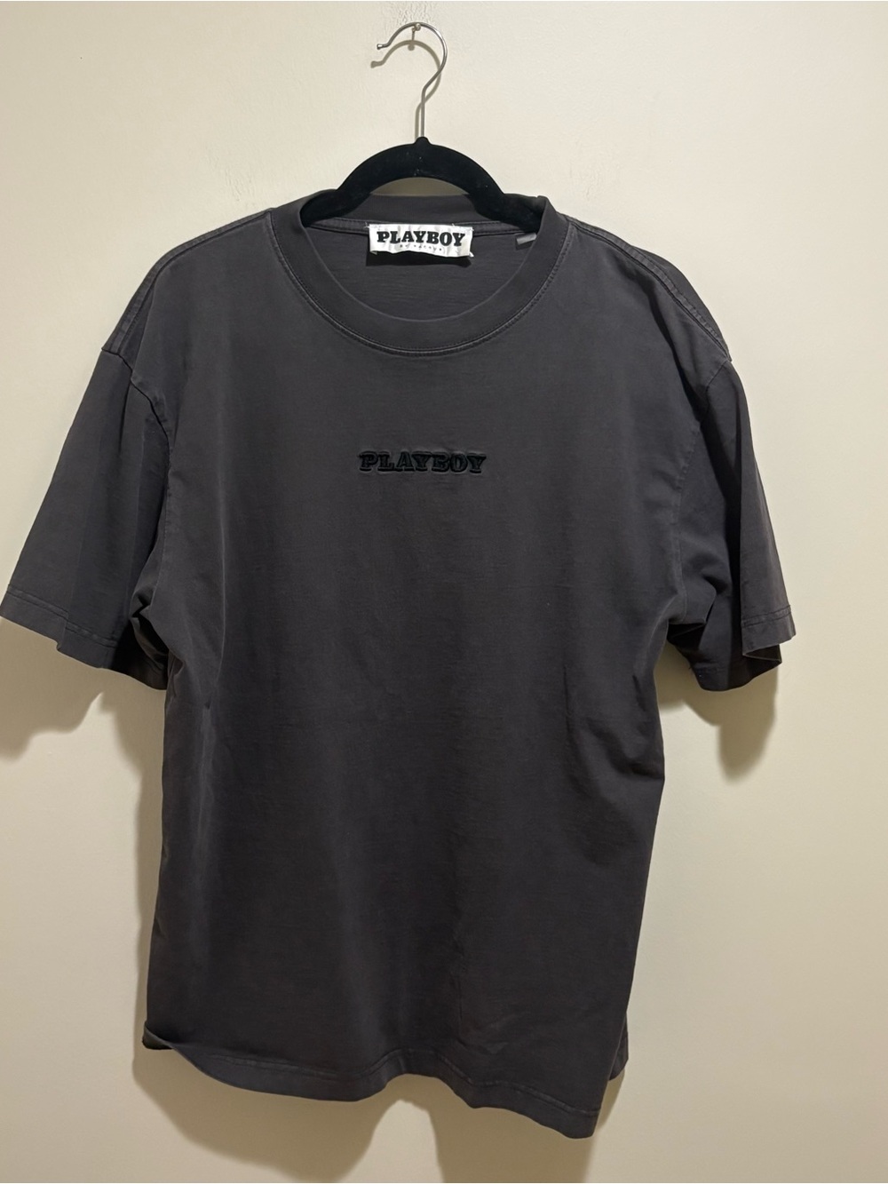PLAYBOY Men's Short Sleeve Logo Tee in Charcoal Black